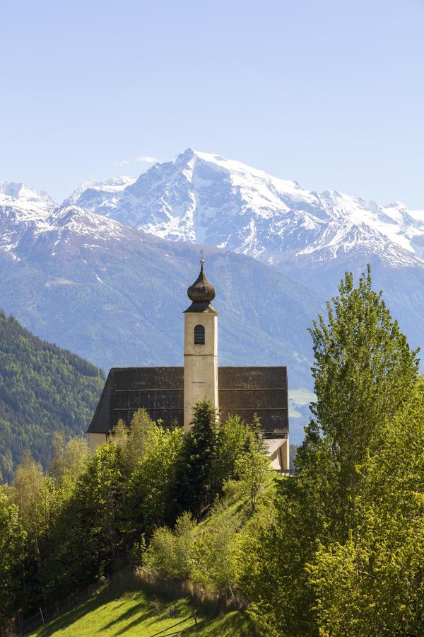 Gasthaus Weisskugel Hotel Malles Venosta Kültér fotó