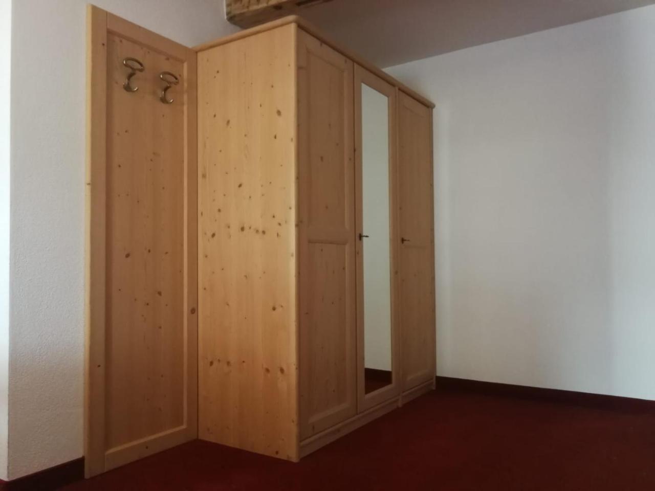 Gasthaus Weisskugel Hotel Malles Venosta Kültér fotó