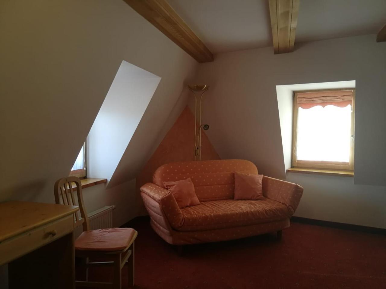 Gasthaus Weisskugel Hotel Malles Venosta Kültér fotó