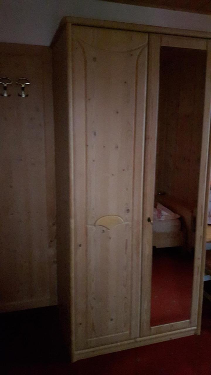 Gasthaus Weisskugel Hotel Malles Venosta Kültér fotó